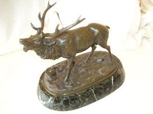 AUX MAINS DE BRONZE - cerf en bronze xix - Sculpture Animalière