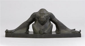 Galerie P. Dumonteil - orang-outang les bras étendus - Sculpture Animalière