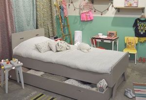 MADAKET -  - Children's Bed With Drawers