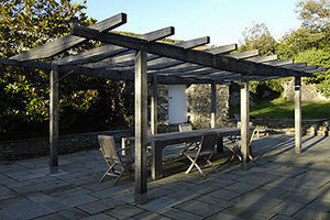 Fowler & Co - pergola and outdoor table for devon manor house - Pergola