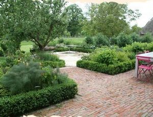 ABACALYS International -  - Landscaped Garden